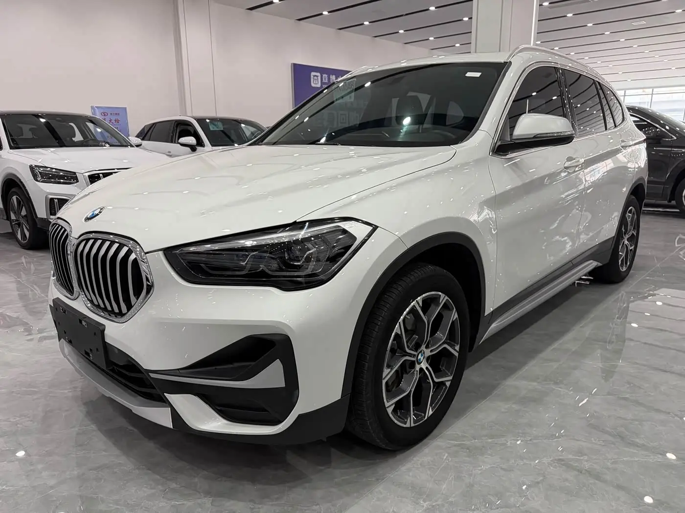 BMW X1 2022 — Фото 1/20