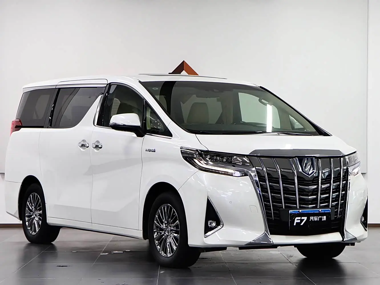 Toyota Alphard 2023 — Photo 3/20