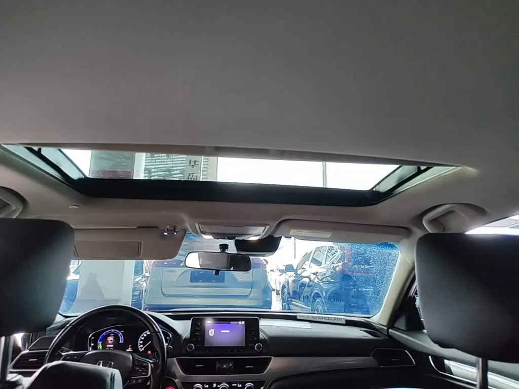 Honda Accord 2021 — Photo 13/19