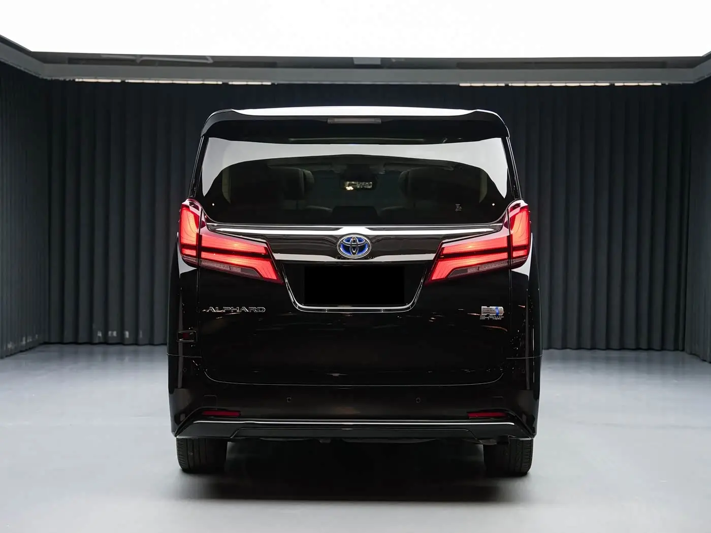 Toyota Alphard 2019 — Photo 5/20