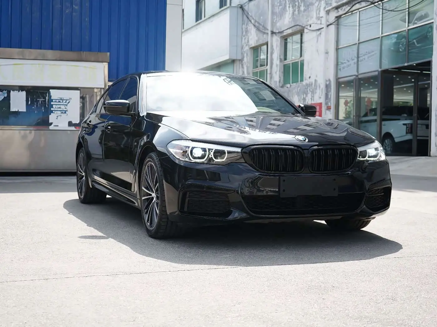 BMW 5 Series 2019 — Фото 3/17