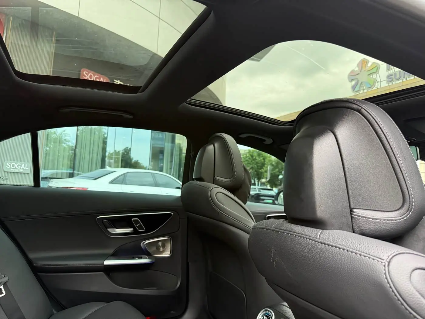Mercedes-Benz C-Class 2026 — Photo 11/17
