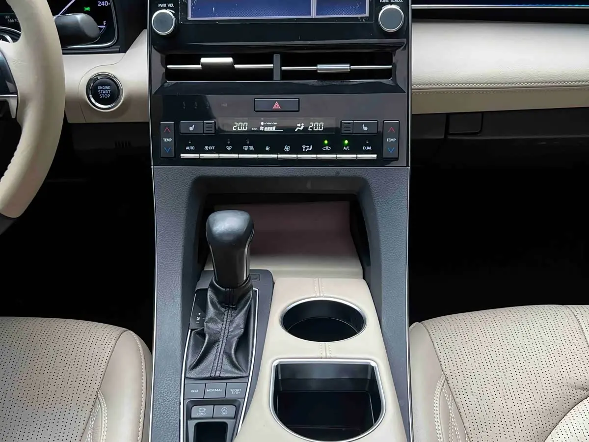 Toyota Avalon 2020 — Photo 12/17