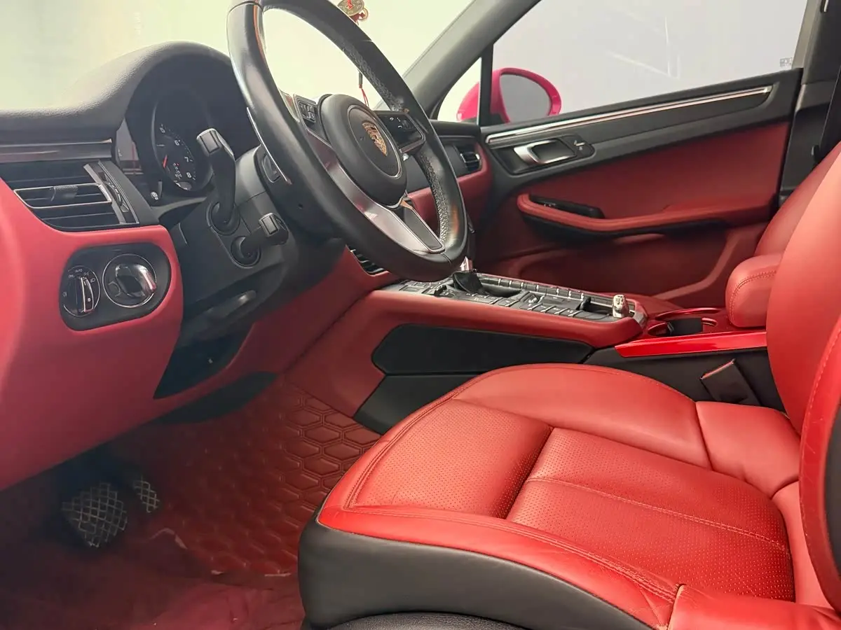 Porsche Macan 2020 — Photo 13/20