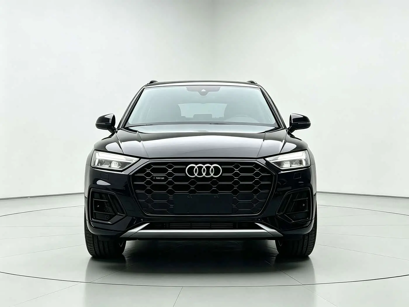Audi Q5L 2024 — Photo 2/9