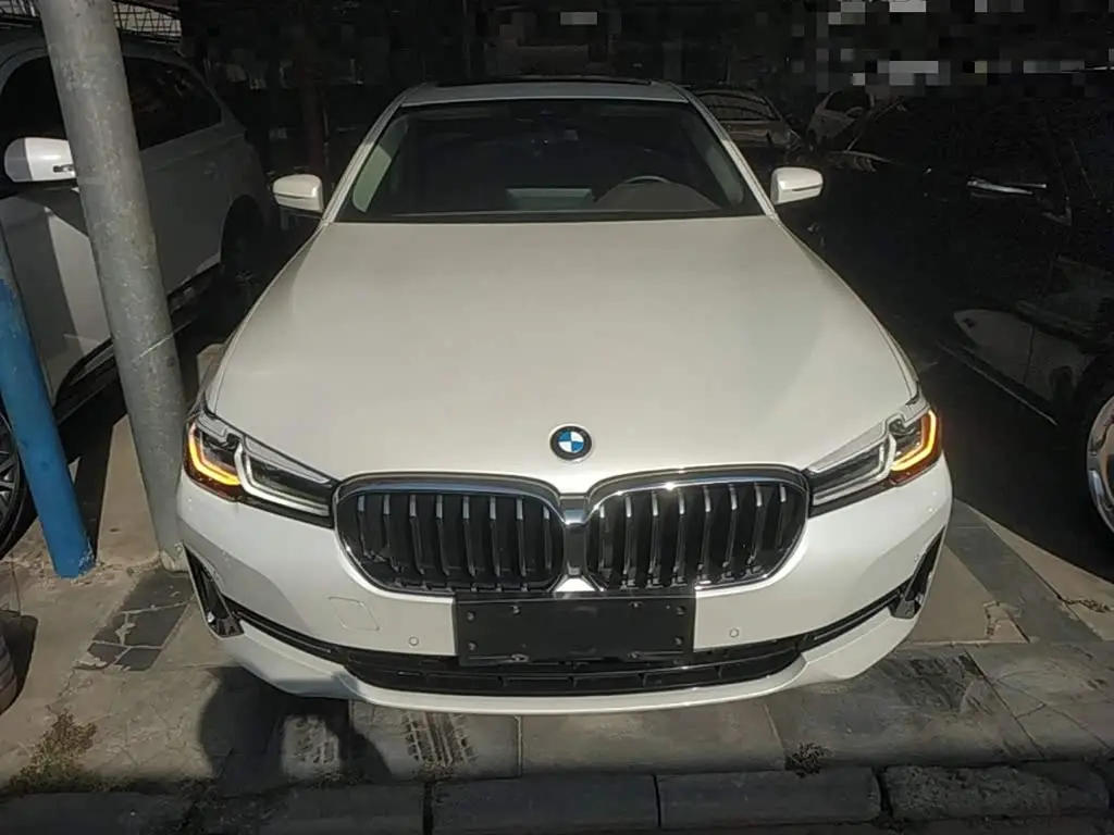BMW 5 Series 2023 — Photo 2/19