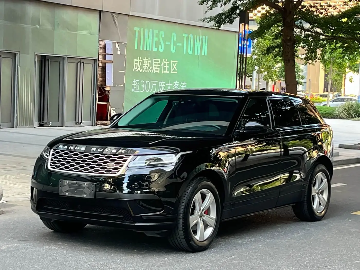 Land Rover Range Rover Velar 2018 — Фото 1/20