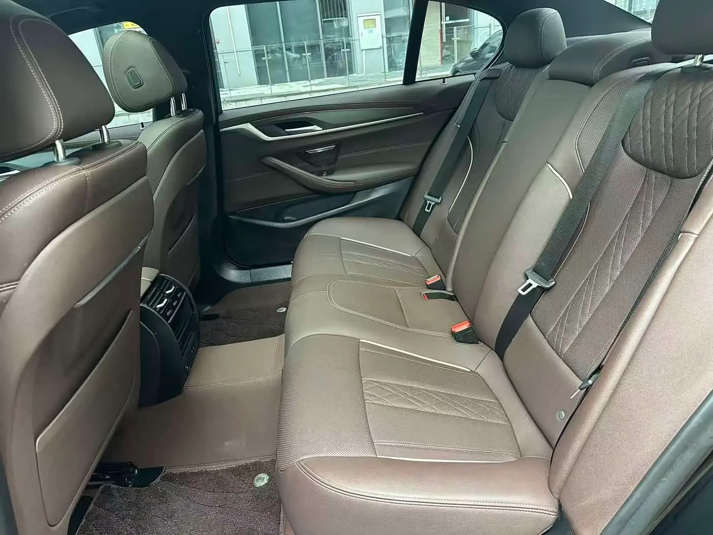 BMW 5 Series 2021 — Photo 8/9