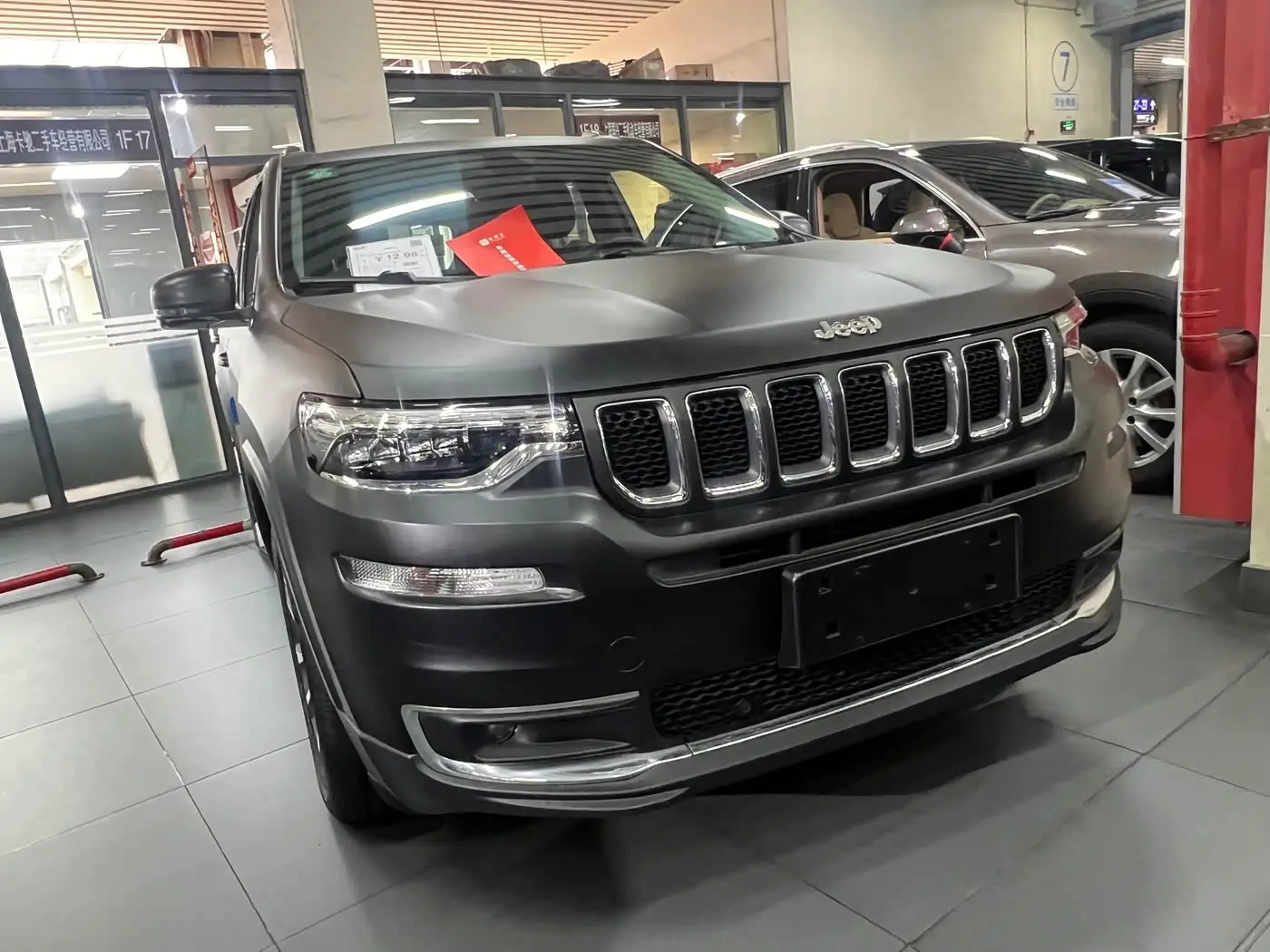 Jeep Grand Commander 2019 — Фото 3/16