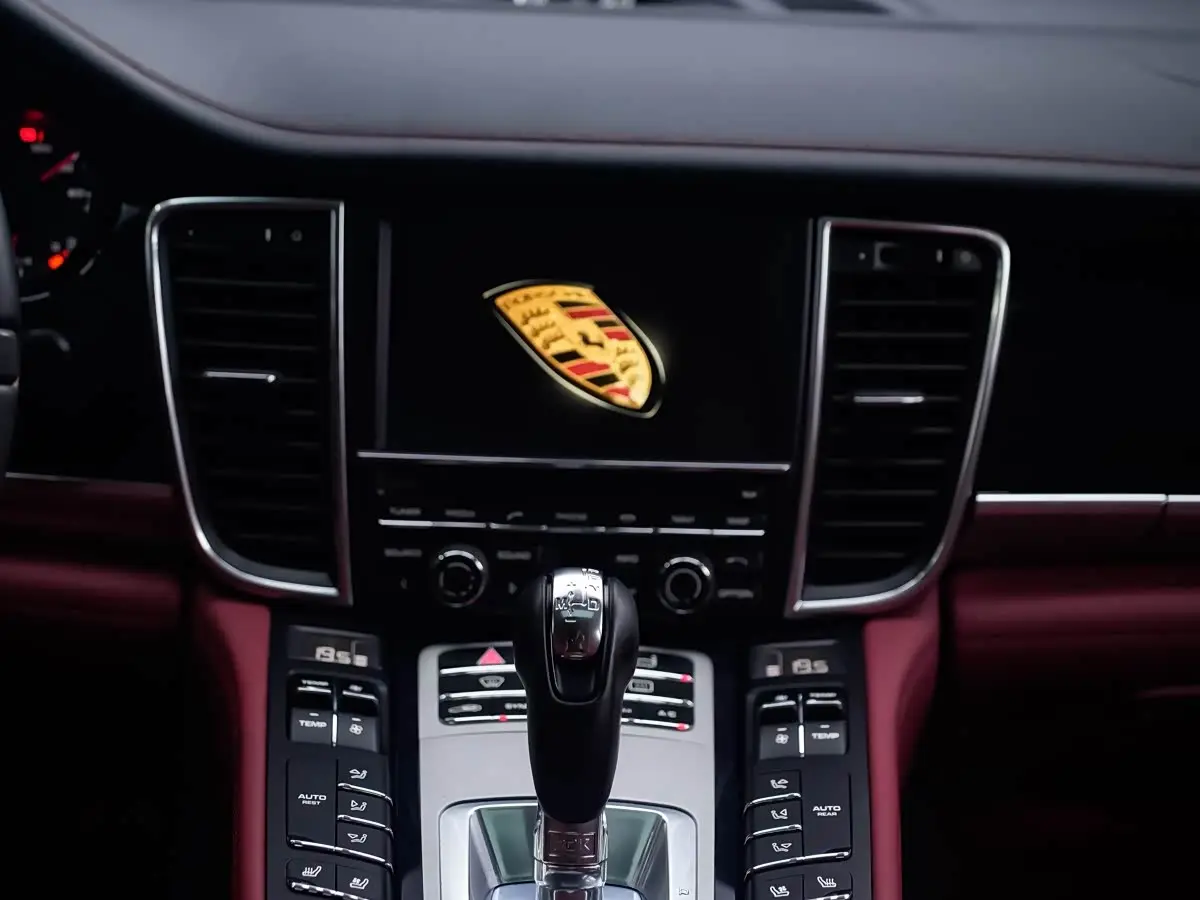 Porsche Panamera 2015 — Photo 9/20