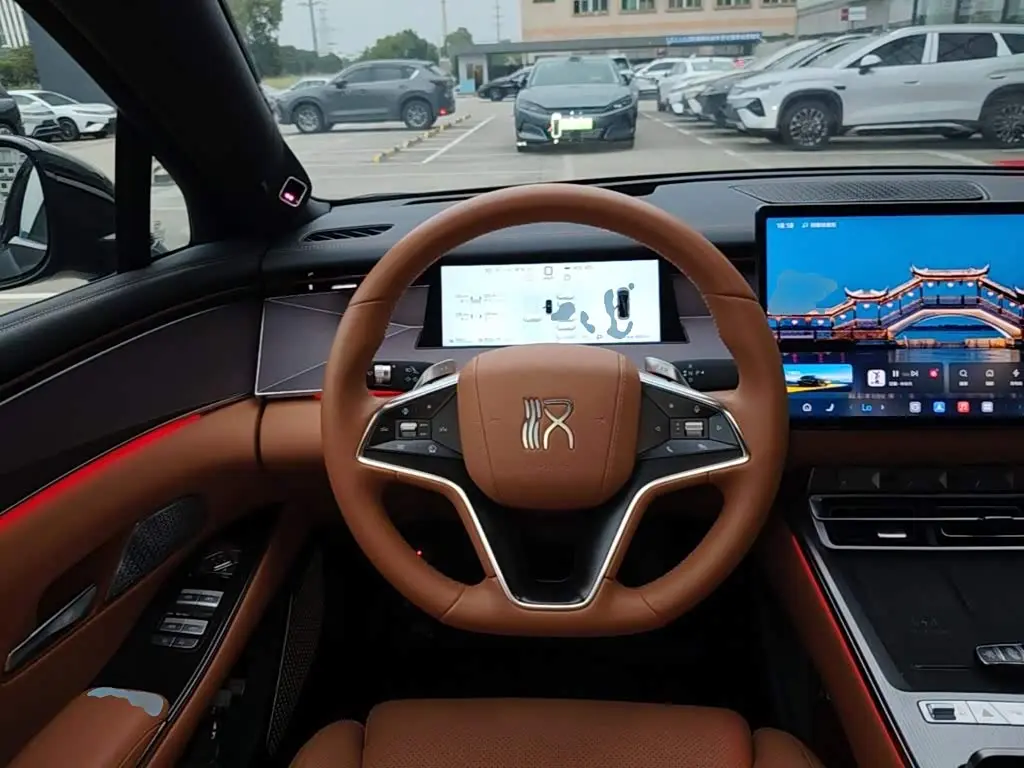 BYD Han L 2025 — Photo 11/20