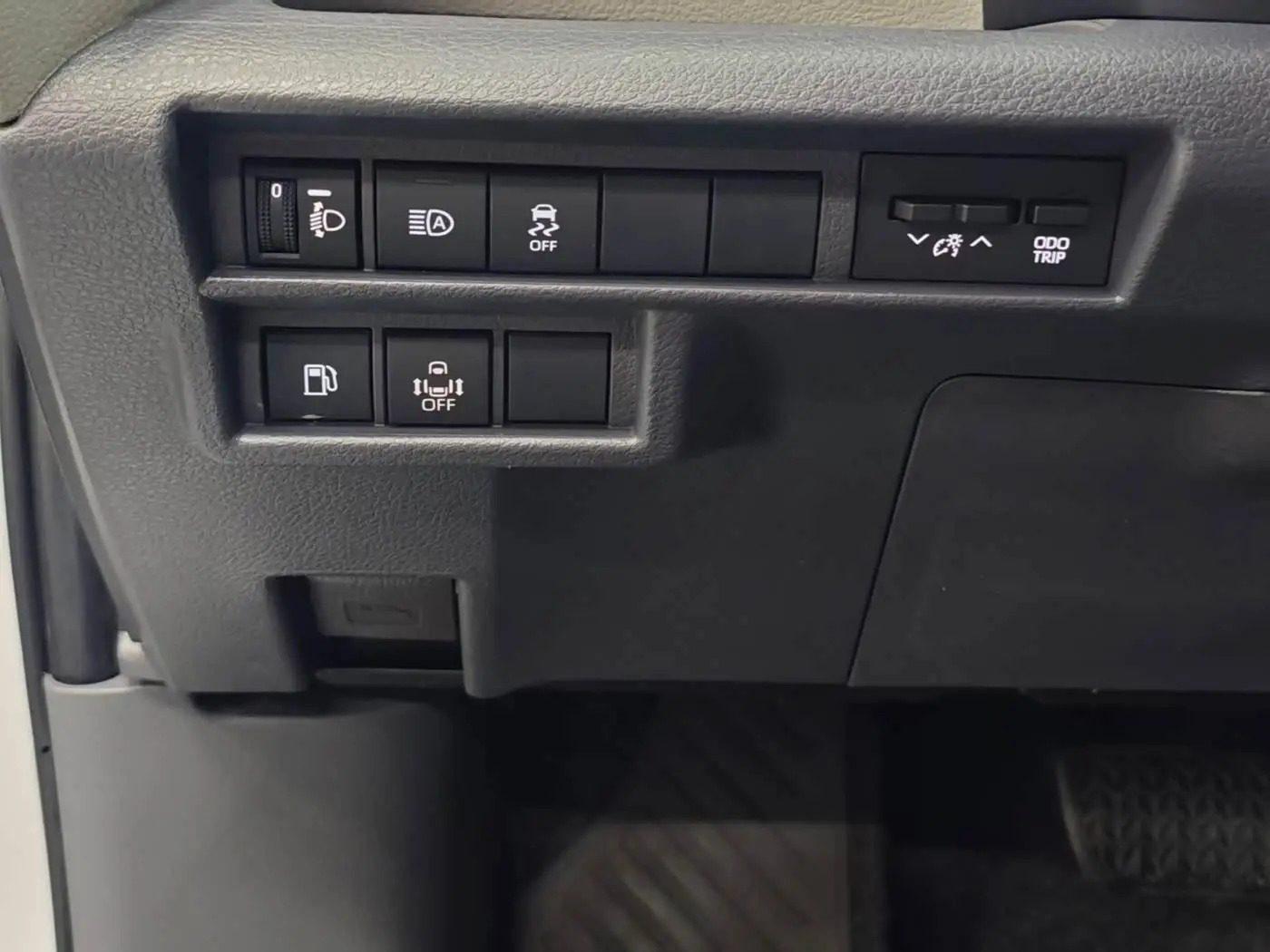 Toyota Sienna 2023 — Фото 9/20