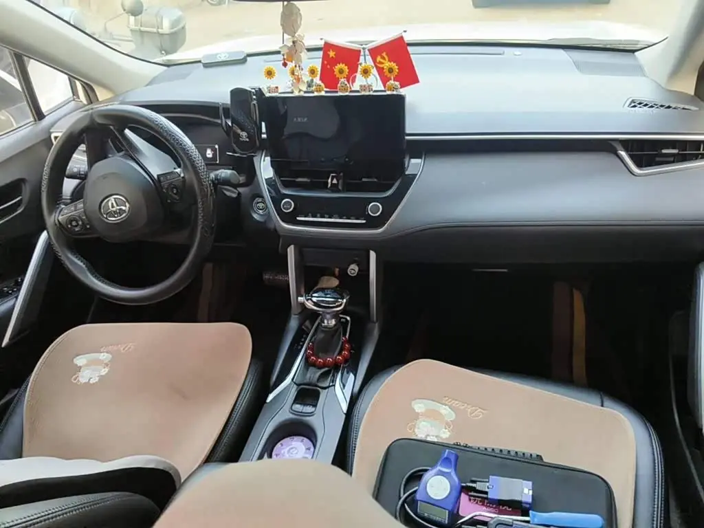 Toyota Corolla Cross 2024 — Şəkil 12/15