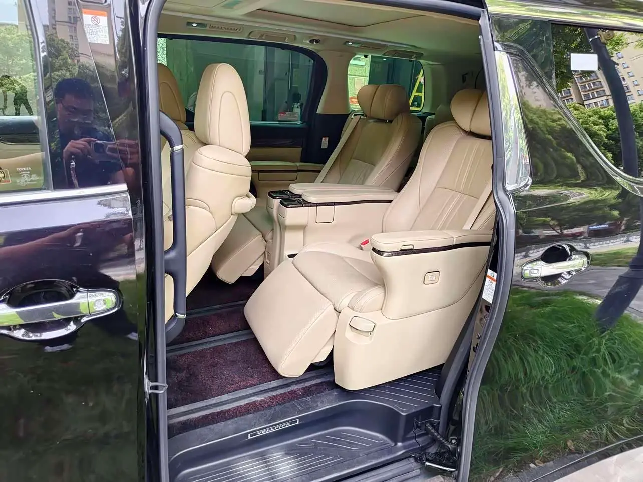 Toyota Vellfire 2019 — Photo 14/16