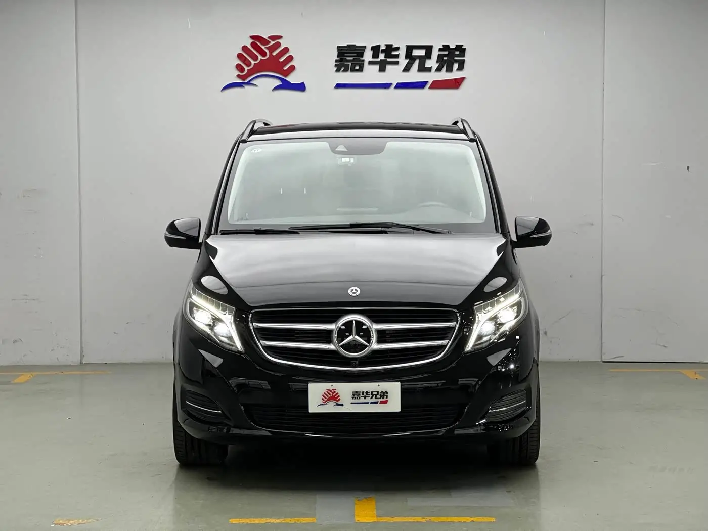 Mercedes-Benz V-Class 2019 — Photo 4/20