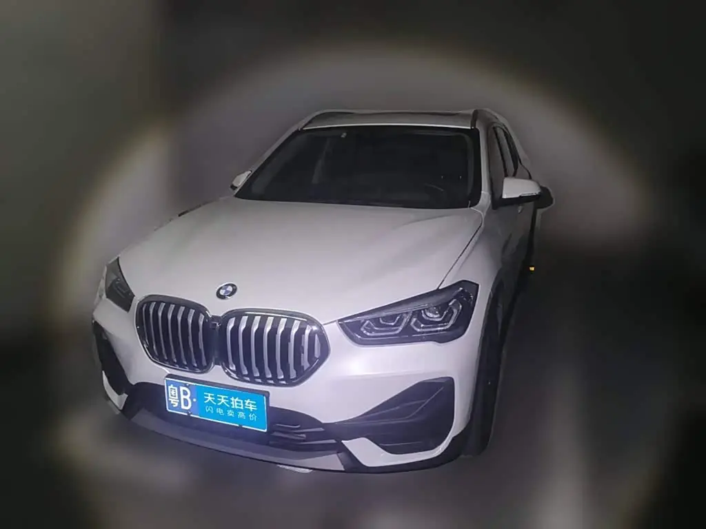 BMW X1 2023 — Фото 1/13