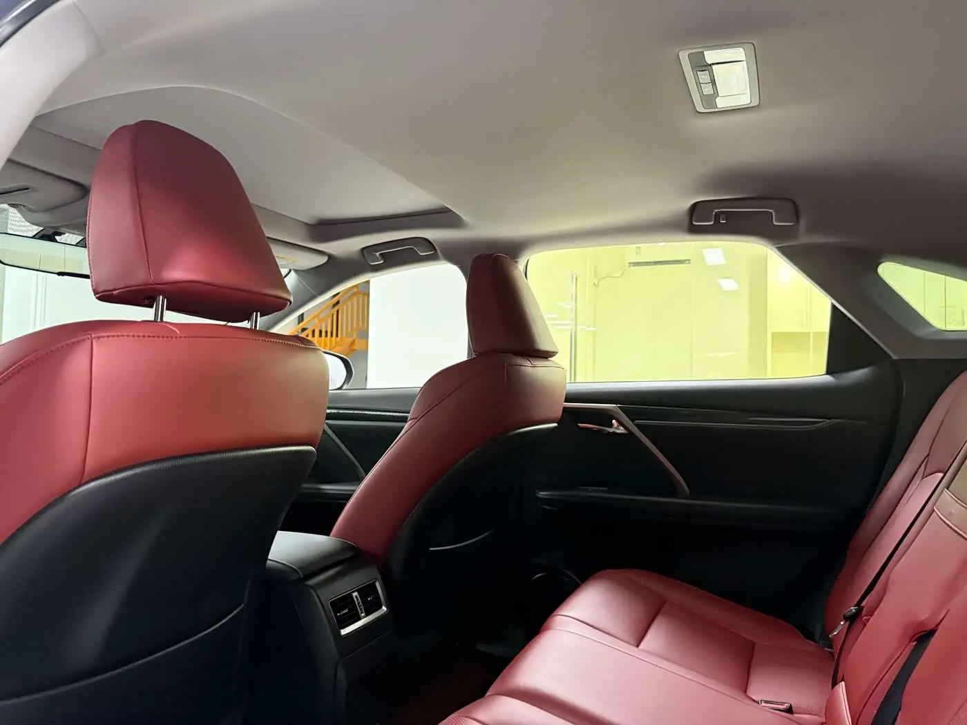 Lexus RX 2021 — Фото 15/20