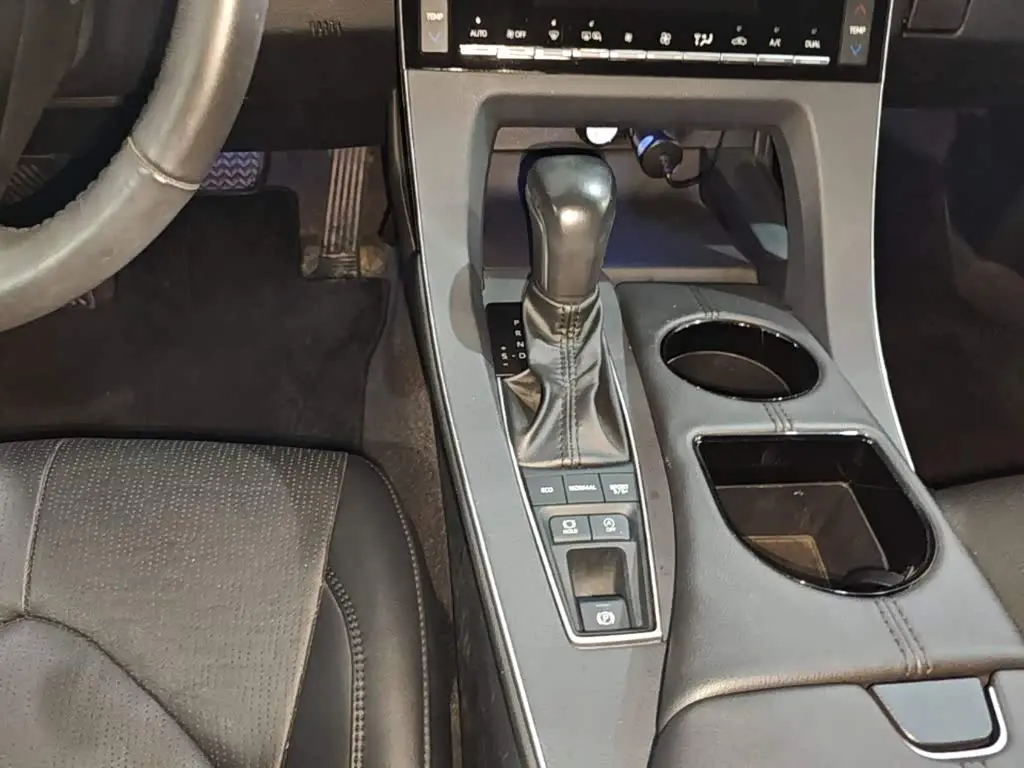 Toyota Avalon 2022 — Photo 13/19