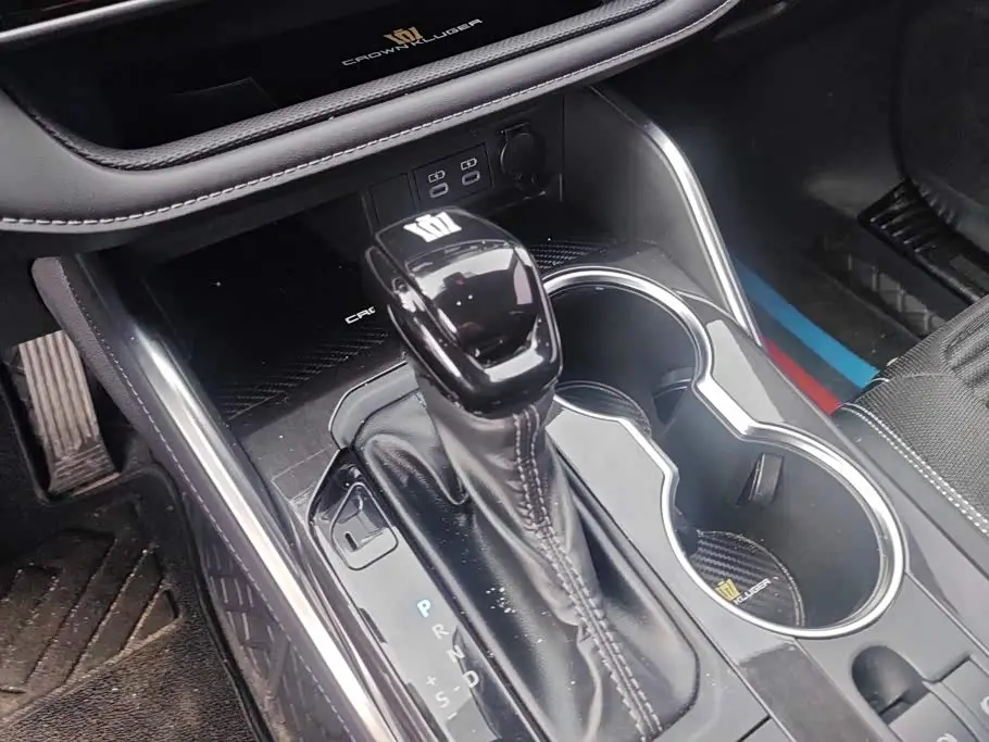 Toyota Crown Kluger 2024 — Photo 16/16