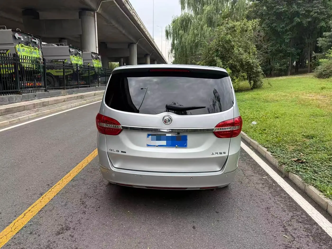 Buick GL8 2019 — Photo 5/15