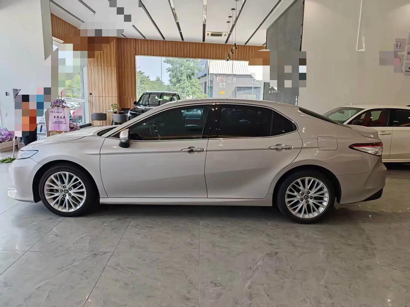 Toyota Camry 2018 — Photo 2/7