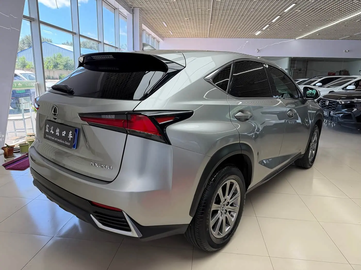 Lexus NX 2021 — Фото 19/20