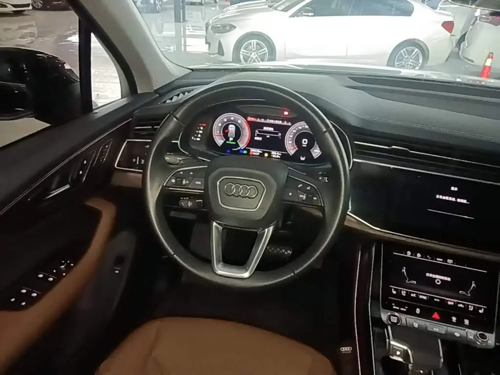 Audi Q7 2024 — Фото 11/20