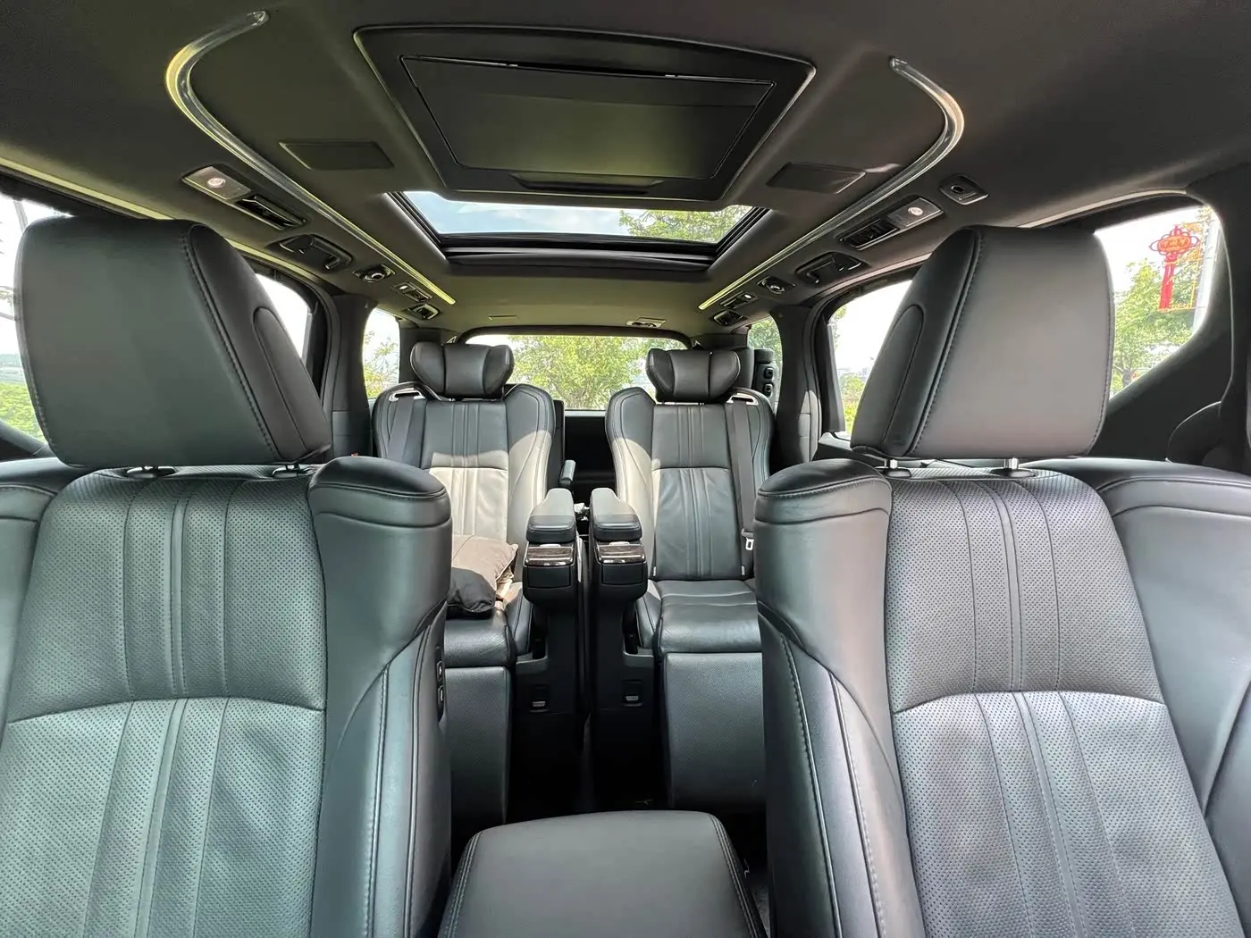 Toyota Alphard 2020 — Photo 4/9
