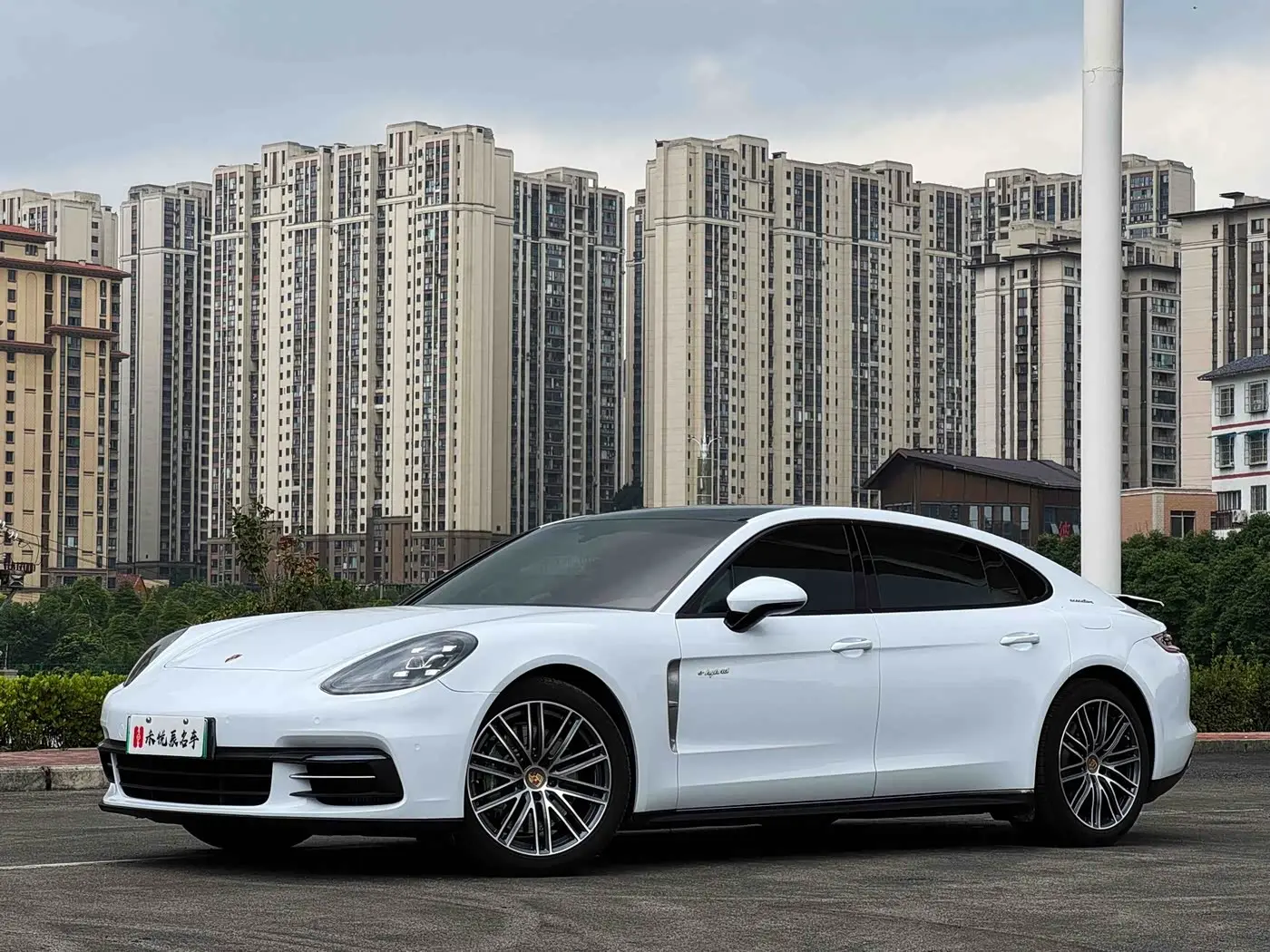 Porsche Panamera New Energy 2019 — Photo 1/19