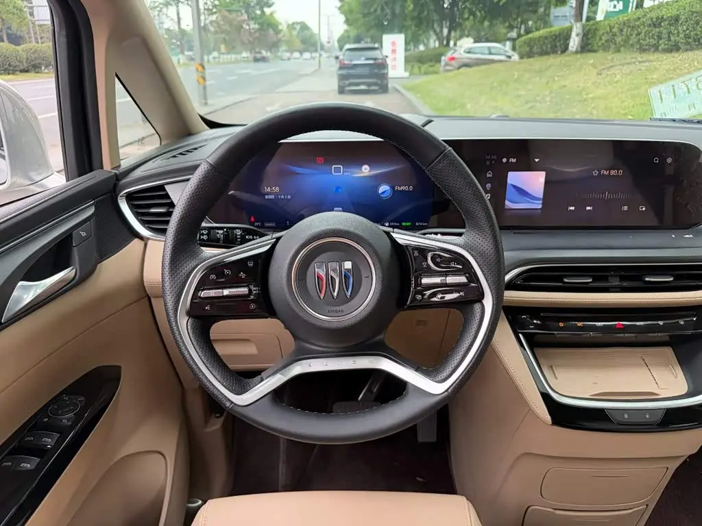 Buick GL8 New Energy 2025 — Photo 14/14