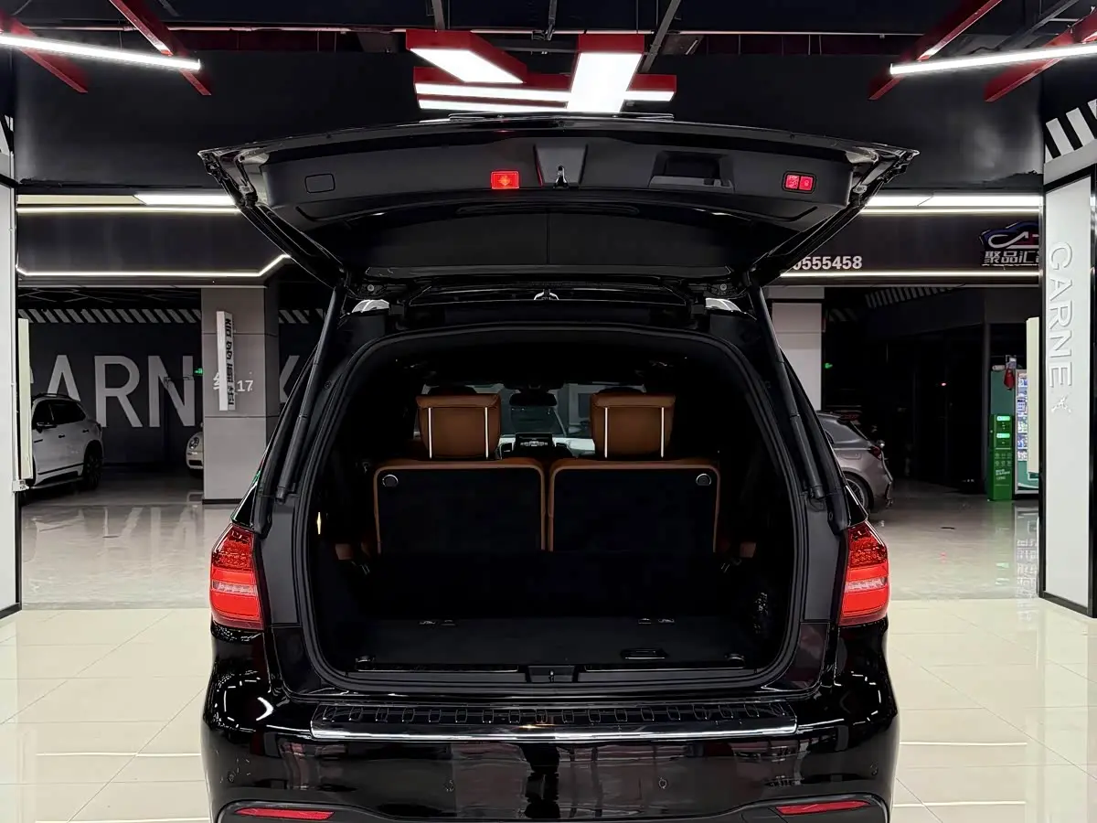 Mercedes-Benz GLS 2016 — Photo 15/20