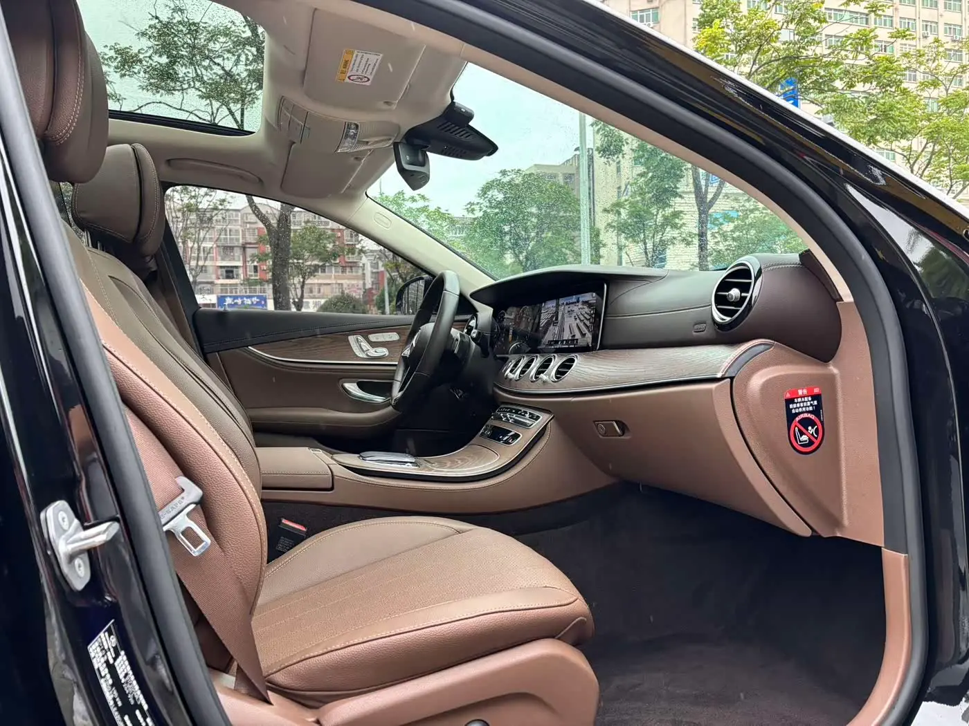 Mercedes-Benz E-Class 2023 — ფოტო 6/12