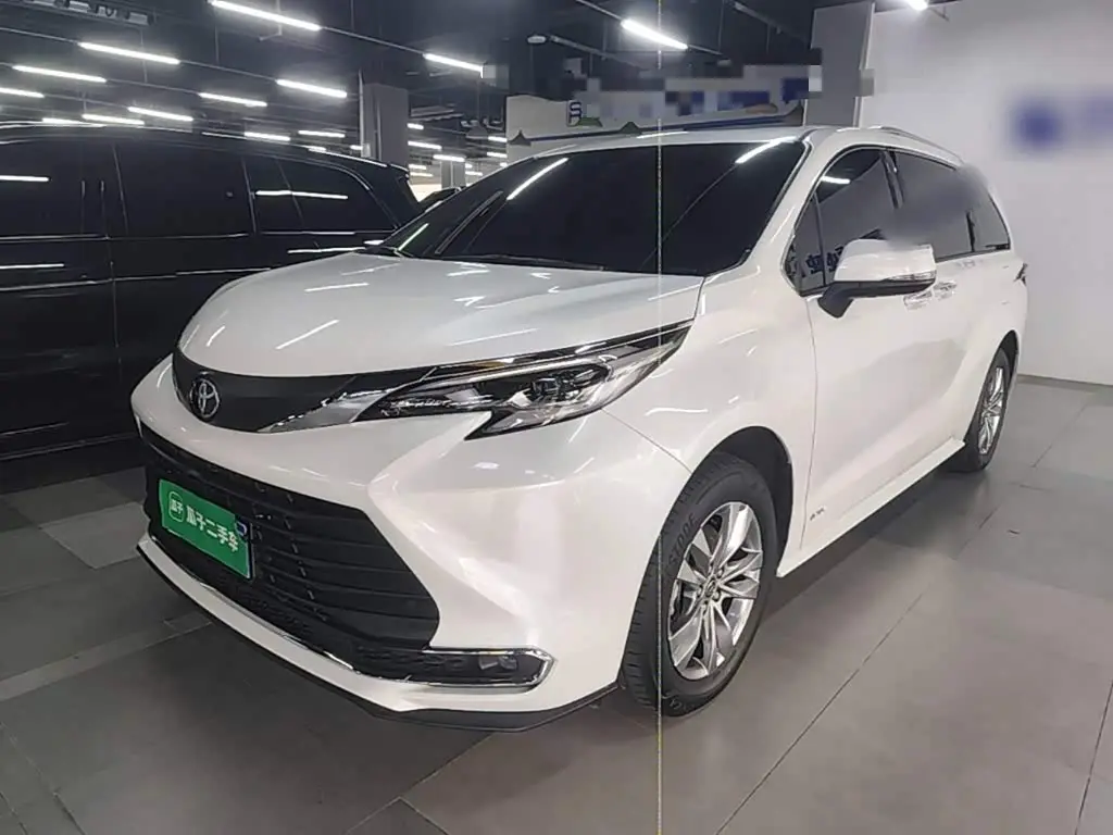 Toyota Sienna 2025 — Şəkil 1/19