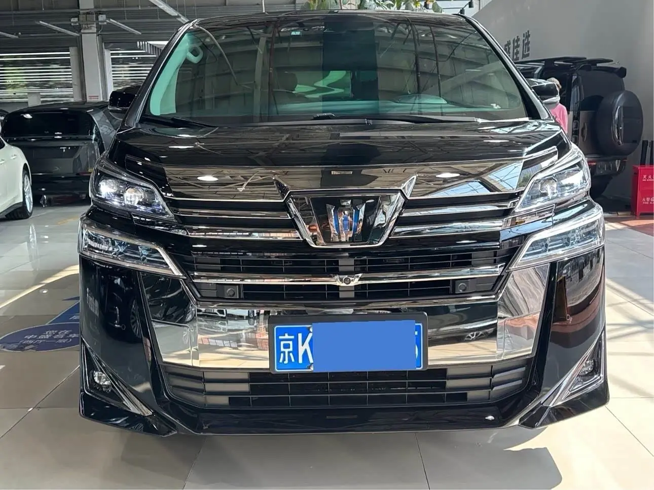 Toyota Vellfire 2020 — Photo 2/19