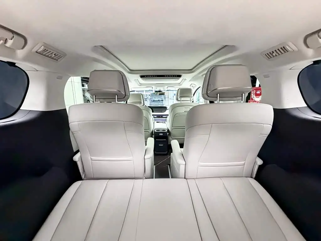 Buick GL8 New Energy 2025 — Photo 16/17