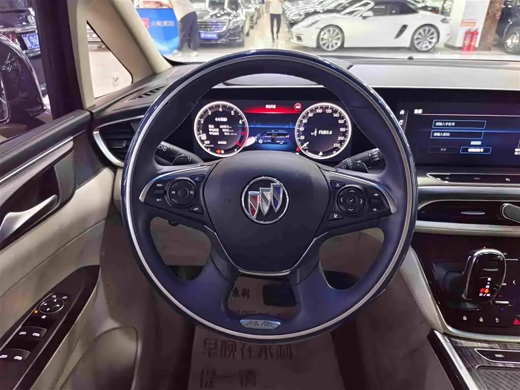 Buick GL8 2021 — Photo 8/18