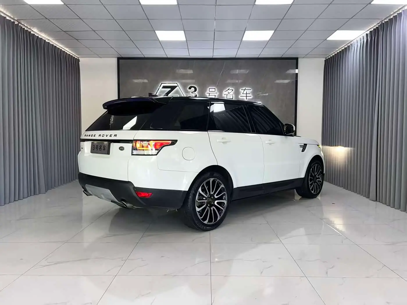 Land Rover Range Rover Sport 2018 — Фото 6/20