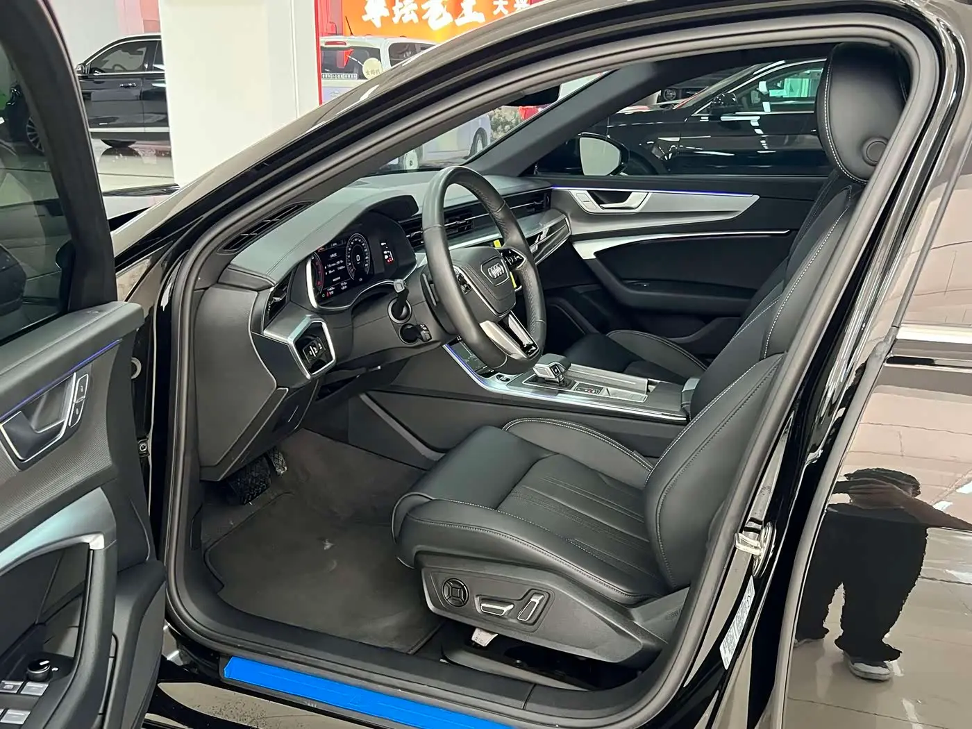Audi A6L 2025 — Photo 4/18