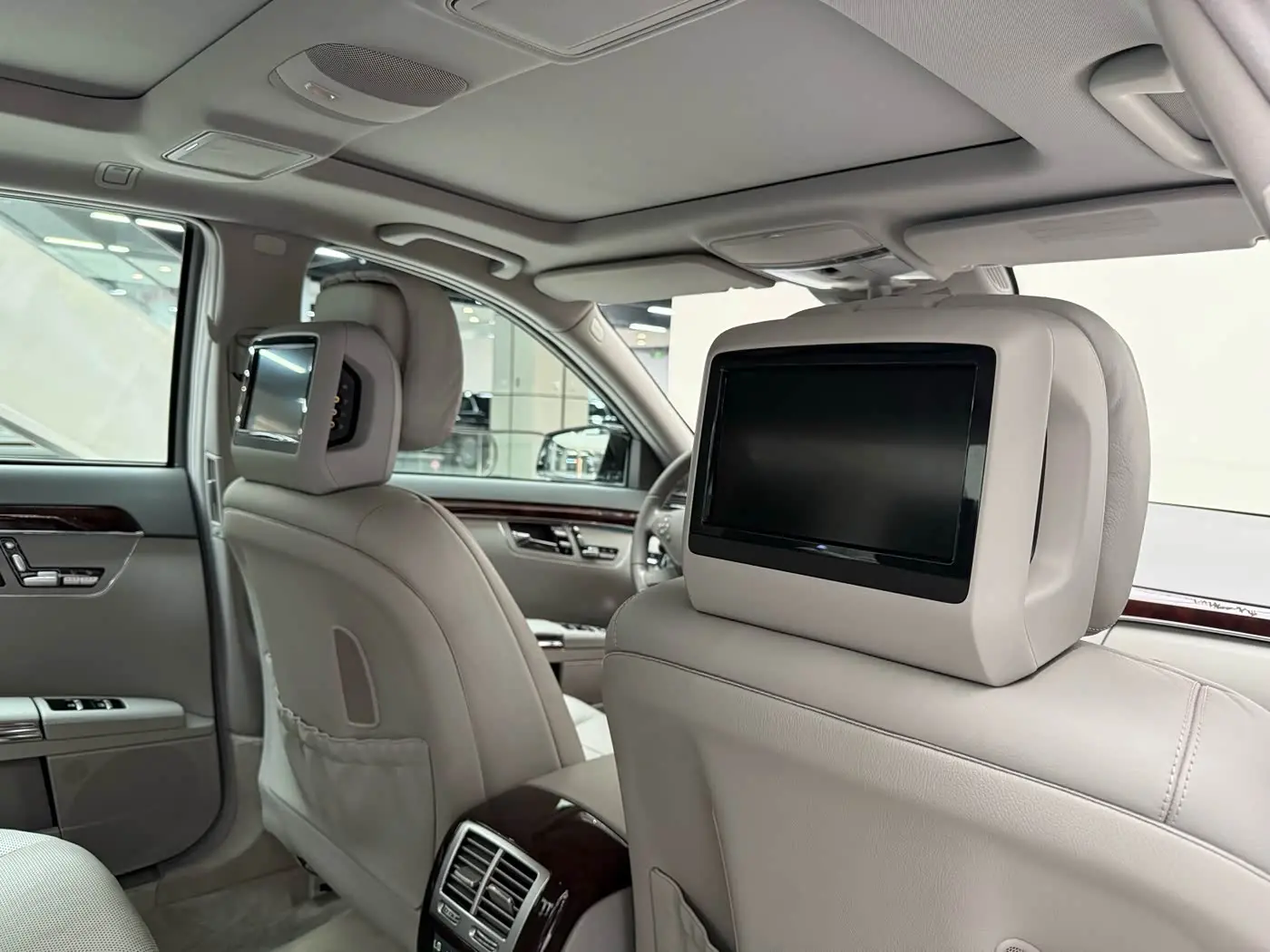 Mercedes-Benz S-Class 2011 — Фото 18/19