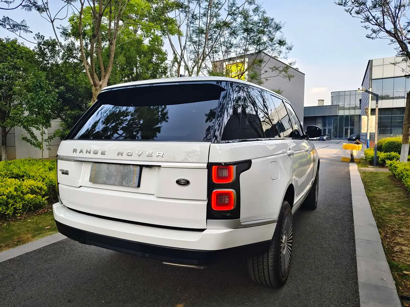 Land Rover Range Rover 2019 — Фото 13/15