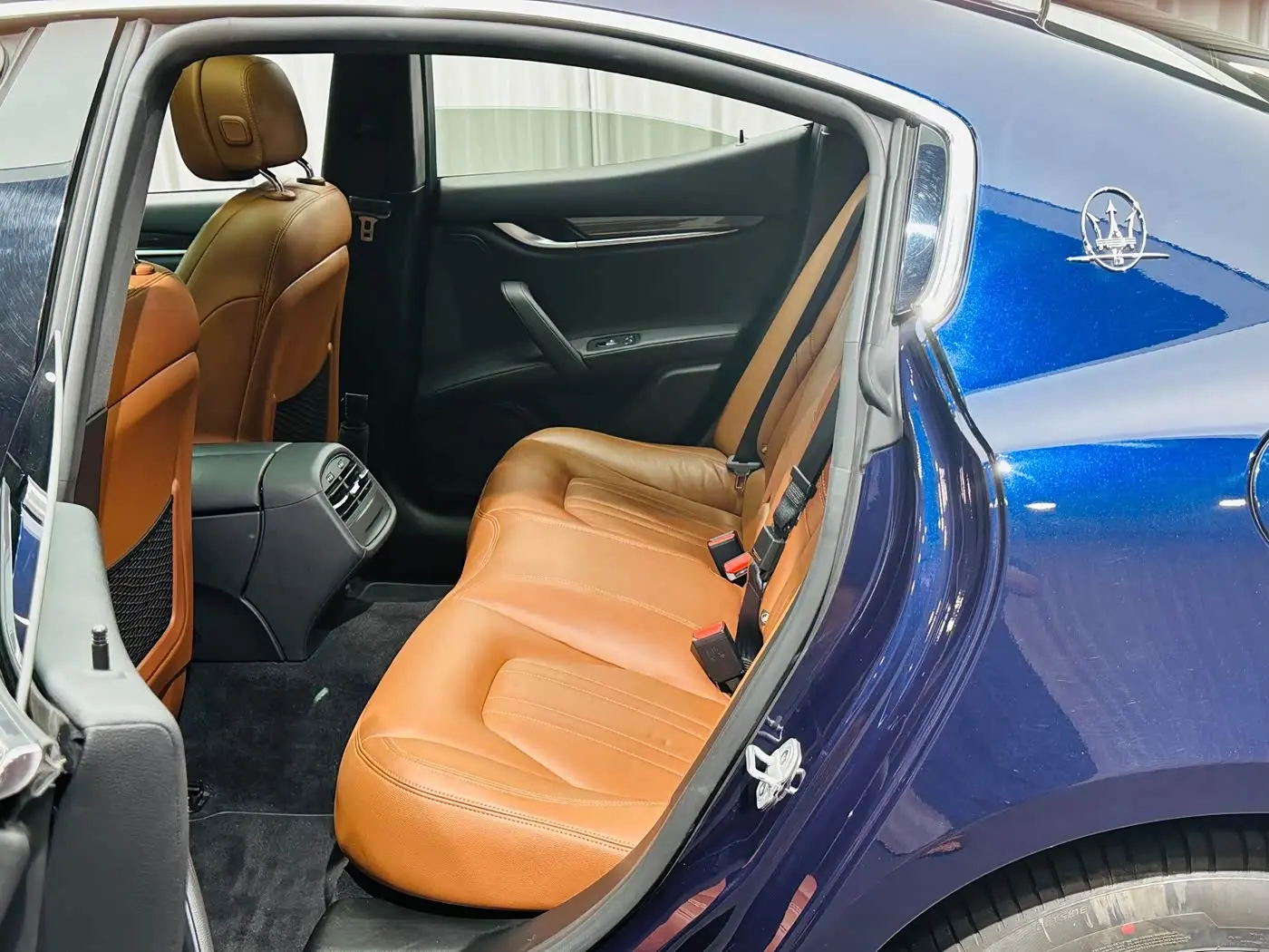 Maserati Ghibli 2016 — ფოტო 13/20