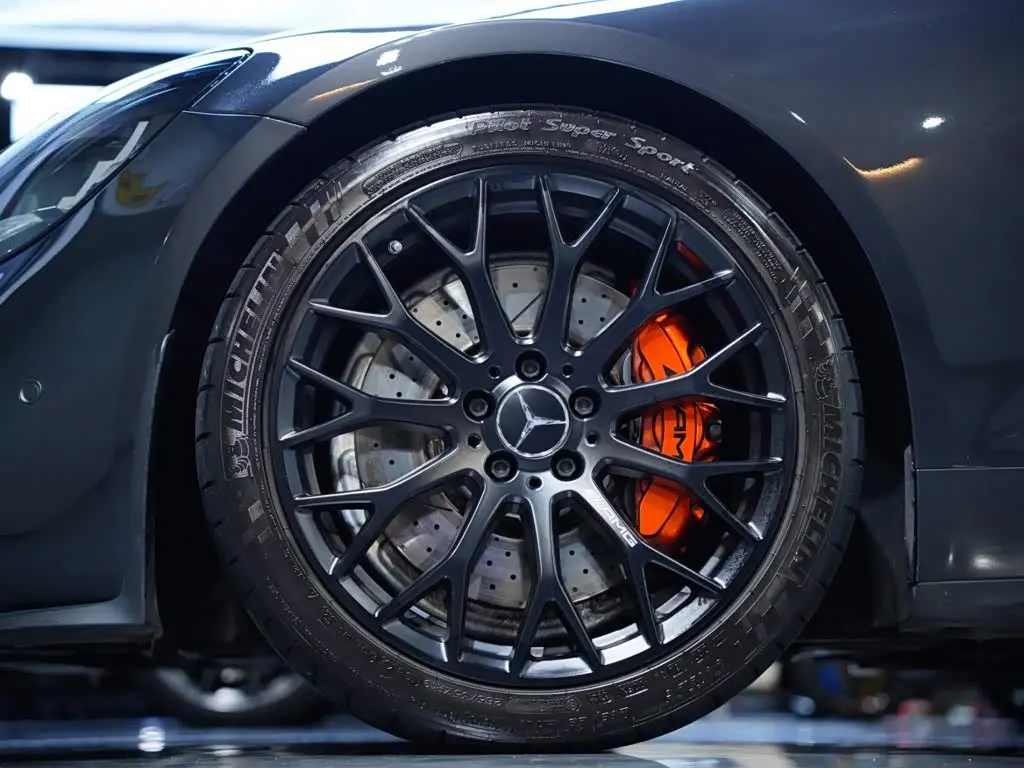 Mercedes-Benz AMG GT 2022 — Фото 18/20