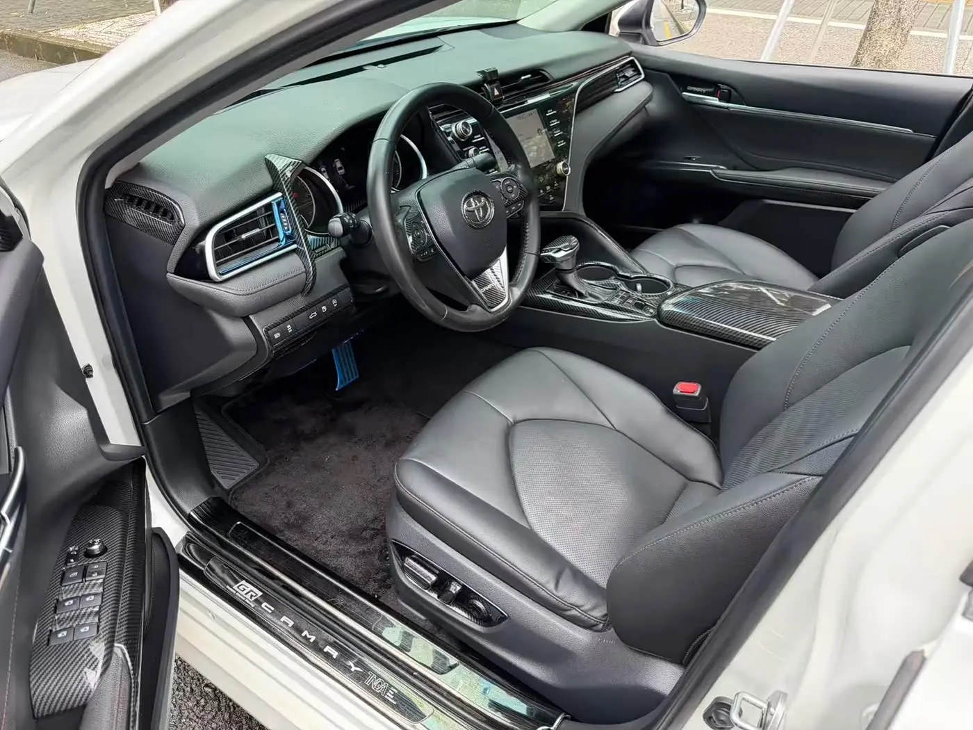 Toyota Camry 2018 — Photo 4/9