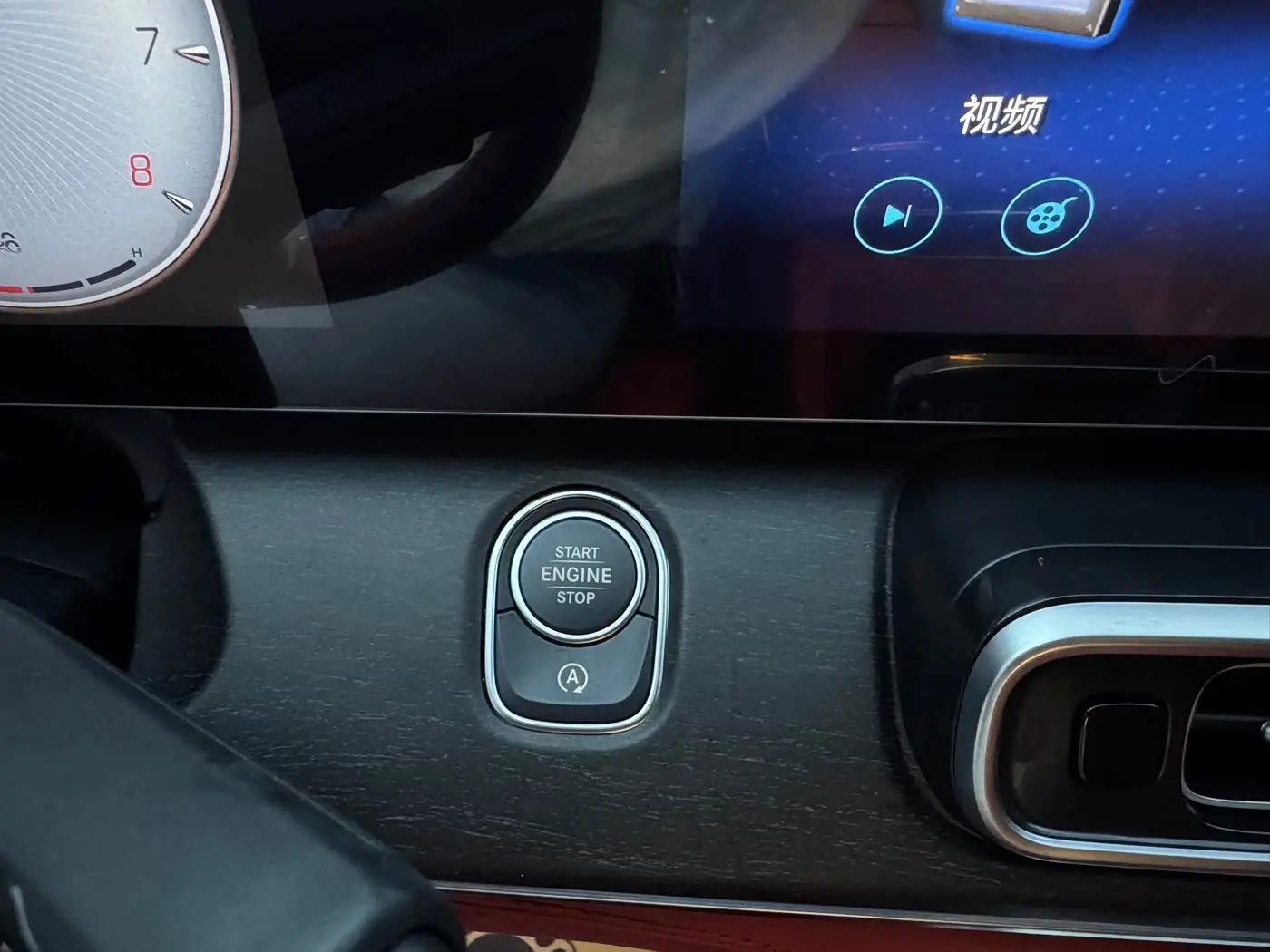 Mercedes-Benz Vito 2025 — Photo 19/20
