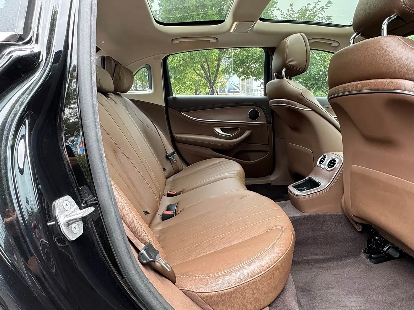 Mercedes-Benz E-Class 2021 — Photo 15/20