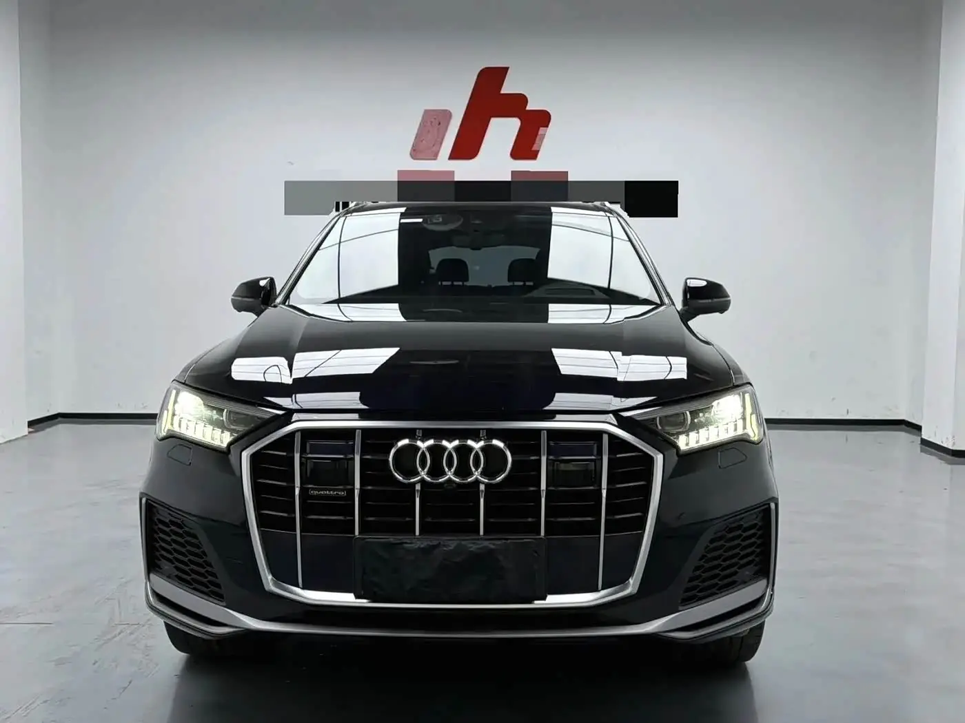Audi Q7 2021 — Photo 2/9