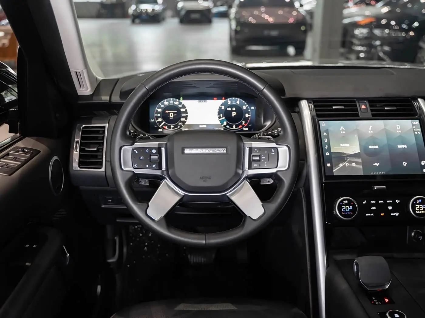 Land Rover Discovery 2024 — Photo 12/20