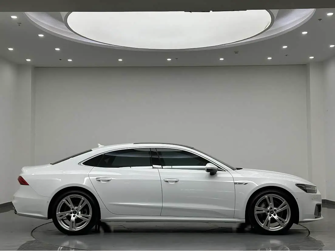Audi A7L 2023 — Фото 4/20