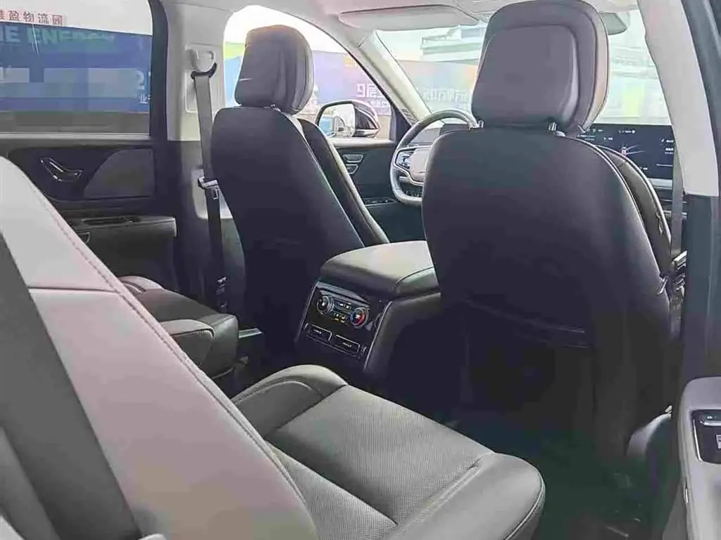 Lincoln Aviator 2024 — Şəkil 4/7