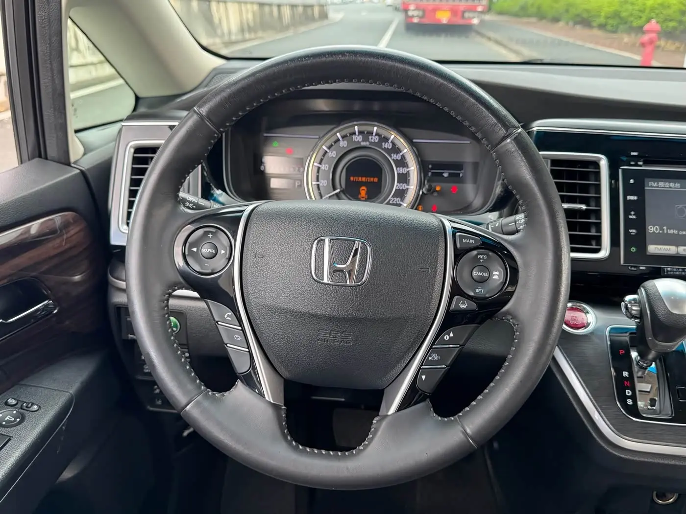 Honda Elysion 2017 — Şəkil 14/20